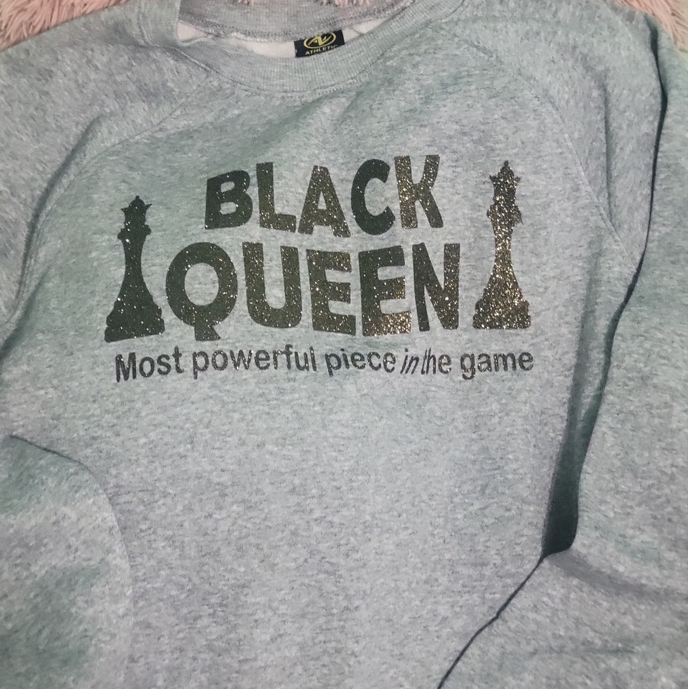 Long sleeve gray black queen tshirt